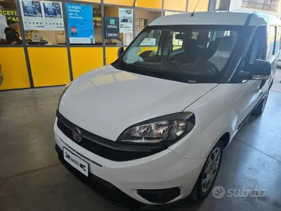 Usata Fiat Doblò 120 CV (88 kW) 2018 Bianco Monovolume