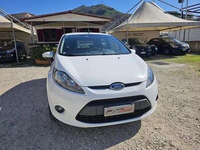Usata Ford Fiesta Titanium 96 CV (70 kW) 2011 Bianco Berlina