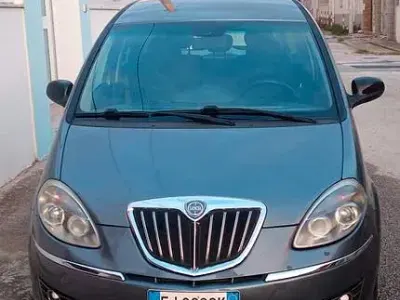 Usata Lancia Musa 95 CV (69 kW) 2011 Grigio Monovolume