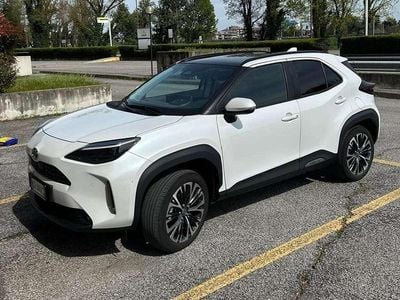 Usata Toyota Yaris Cross Lounge 131 CV (96 kW) 2024 Bianco SUV