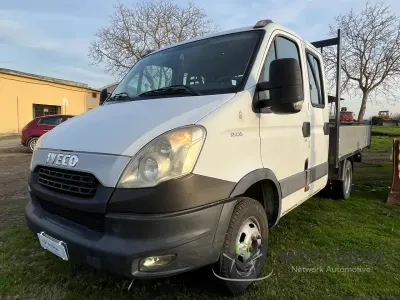 Usata Iveco Daily 126 CV (92 kW) 2013 Bianco Cabrio