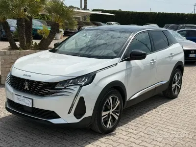 Usata Peugeot 3008 Allure 131 CV (96 kW) 2022 Bianco SUV