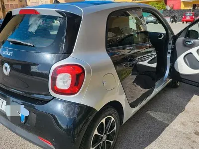 Usata Smart ForFour Passion 75 CV (55 kW) 2015 Nero Utilitaria