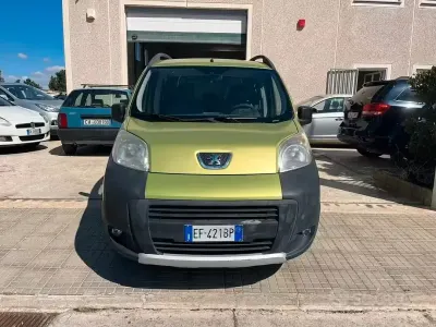 Usata Peugeot Bipper Outdoor 68 CV (50 kW) 2011 Verde Monovolume