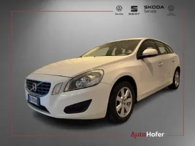 Usata Volvo V60 Business Edition 135 CV (99 kW) 2013 Bianco Station wagon