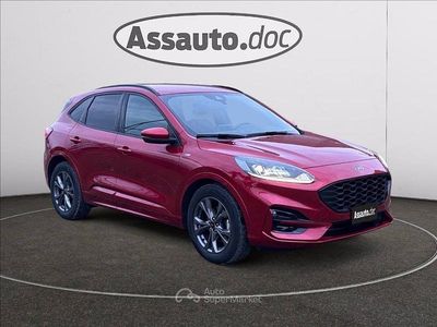Usata Ford Kuga ST-Line 120 CV (88 kW) 2022 Rosso metallizzato SUV
