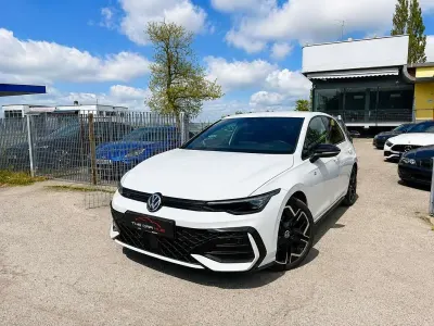 Usata VW Golf VIII R-line 150 CV (110 kW) 2025 Station wagon