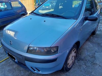 usata Fiat Punto 2002 ? NEOPATENTATI