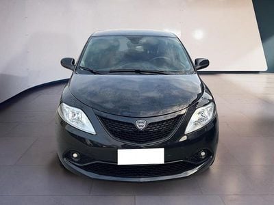 Usata Lancia Ypsilon Gold 70 CV (51 kW) 2021 Nero Utilitaria