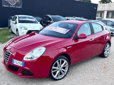 Usata Alfa Romeo Giulietta 120 CV (88 kW) 2013 Rosso Utilitaria