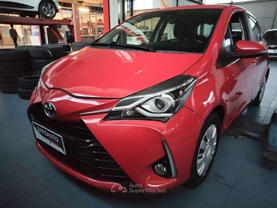 Usata Toyota Yaris Hybrid Active 75 CV (55 kW) 2018 Rosso Berlina