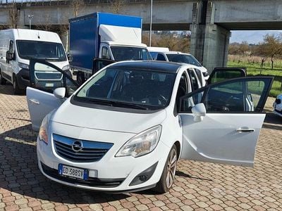 Usata Opel Meriva Cosmo 130 CV (95 kW) 2010 Bianco Monovolume