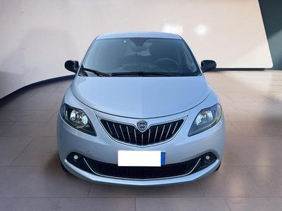 Usata Lancia Ypsilon Gold 69 CV (50 kW) 2022 Grigio Utilitaria