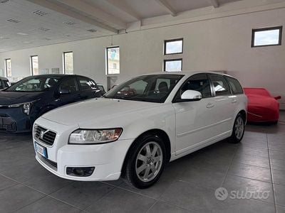 Usata Volvo V50 135 CV (99 kW) 2010 Bianco Station wagon
