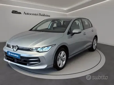 Begagnad VW Golf VIII Life 116 HK (85 kW) 2025 Grå Sedan