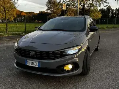 Usata Fiat Tipo Sport 131 CV (96 kW) 2021 Grigio Berlina