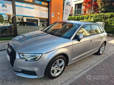Usata Audi A3 Business 116 CV (85 kW) 2019 Grigio Berlina