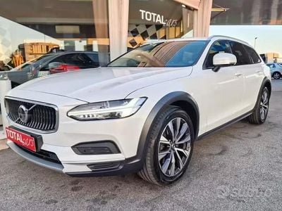 Usata Volvo V90 CC Core 197 CV (144 kW) 2022 Bianco metallizzato Station wagon