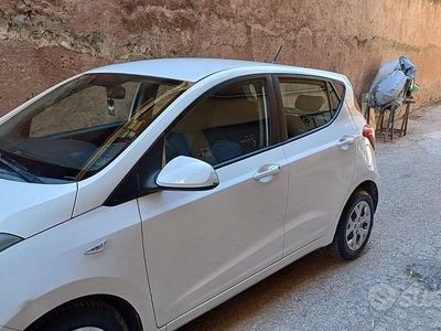 Usata Hyundai i10 Active 77 CV (56 kW) 2014 Bianco Utilitaria