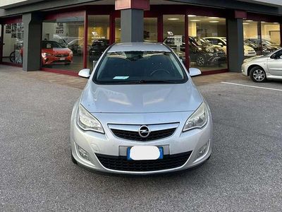 Usata Opel Astra Sport 110 CV (80 kW) 2012 Grigio Station wagon