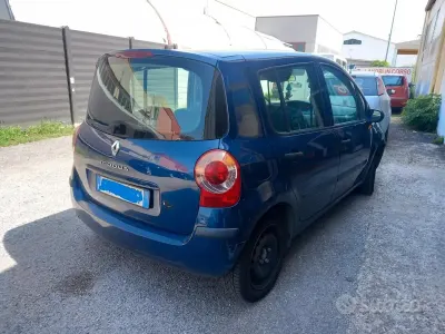 Usata Renault Modus Luxe 75 CV (55 kW) 2005 Bluazzurro Monovolume