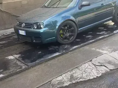 Usata VW Golf IV 150 CV (110 kW) 2003 Verde Berlina