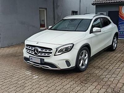 Usata Mercedes GLA180 125 CV (91 kW) 2017 Bianco SUV