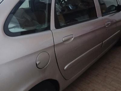 Usata Citroën Xsara 90 CV (66 kW) 2008 Grigio Monovolume