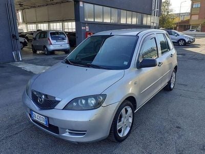 Usata Mazda 2 68 CV (50 kW) 2006 Argento Monovolume