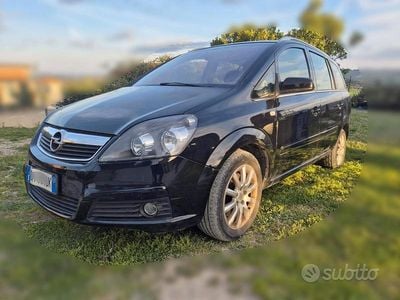 Usata Opel Zafira 2007 Nero Monovolume