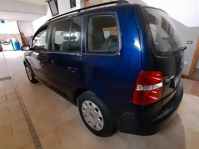 Usata VW Touran Trendline 101 CV (74 kW) 2004 Blu Monovolume