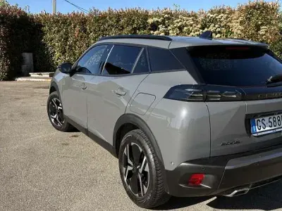 Usata Peugeot 2008 Allure 131 CV (96 kW) 2024 SUV
