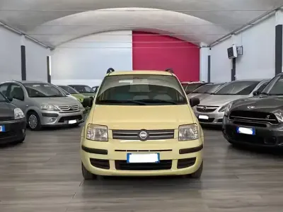 Begagnad Fiat Panda 60 HK (44 kW) 2006 Gul Halvkombi