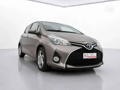 Usata Toyota Yaris Hybrid Active 75 CV (55 kW) 2016 Other Berlina