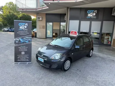 Usata Ford Fiesta 75 CV (55 kW) 2008 Blu Utilitaria