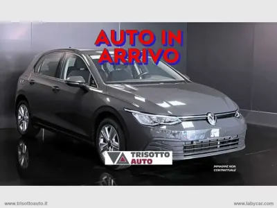 Usata VW Golf VIII Life 116 CV (85 kW) 2023 Grigio Berlina