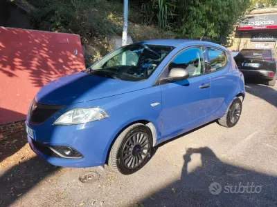Usata Lancia Ypsilon 69 CV (50 kW) 2017 Bluazzurro Utilitaria