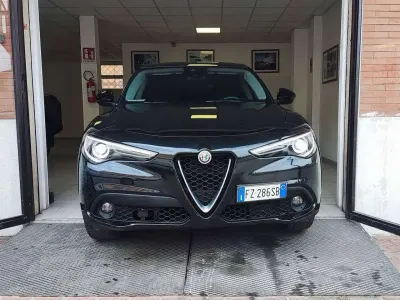 Usata Alfa Romeo Stelvio Tech Edition 160 CV (117 kW) 2019 Nero SUV