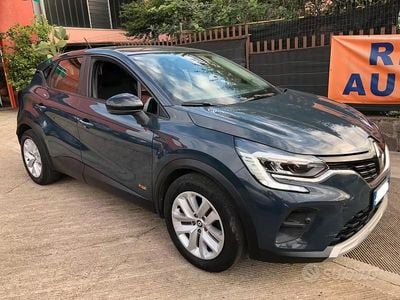 Usata Renault Captur Zen 101 CV (74 kW) 2022 Grigio SUV