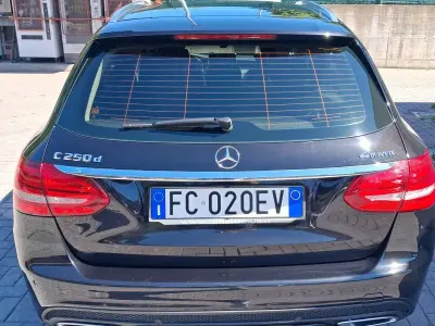 Usata Mercedes C250 Business 204 CV (150 kW) 2016 Nero Station wagon