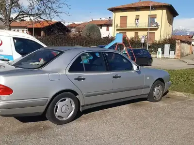 Usata Mercedes E200 109 CV (80 kW) 1997 Berlina