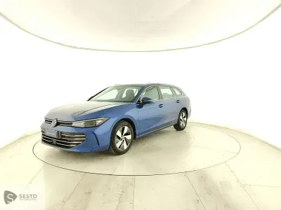 Usata VW Passat Business 150 CV (110 kW) 2024 Blu Station wagon