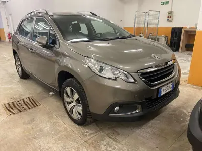 Usata Peugeot 2008 Active 82 CV (60 kW) 2015 Marrone SUV