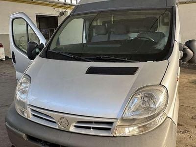 Usata Renault Trafic 101 CV (74 kW) 2006 Argento Monovolume