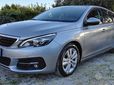 Usata Peugeot 308 Active 102 CV (75 kW) 2019 Grigio Station wagon