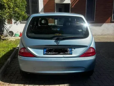 Usata Lancia Ypsilon 60 CV (44 kW) 2003 Blu Utilitaria