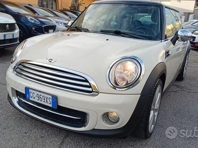 Usata Mini Cooper D 111 CV (81 kW) 2011 Beige Utilitaria