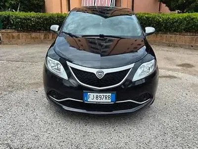 Usata Lancia Ypsilon