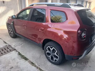 Usata Dacia Duster Prestige 101 CV (74 kW) 2021 Rosso SUV