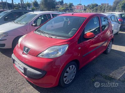 Usata Peugeot 107 68 CV (50 kW) 2006 Rosso Utilitaria
